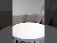 Copas e pratos de cerâmica para festas de jardim